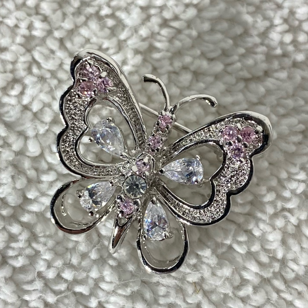 5/$35 Vintage Y2K Elegant Silver and Pink Butterfly Brooch Pin